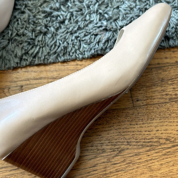 Cole Haan Women's The GO-to Wedge Heel Pump  Nude Beige Size 9.5 - Picture 14 of 14